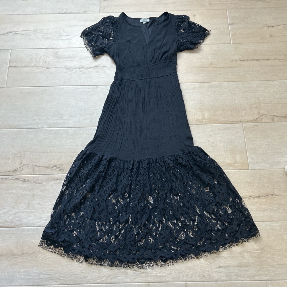 Chic Black Lace Midi Dress